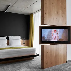 Adella Boutique - Free Secured Parking **** Sofia